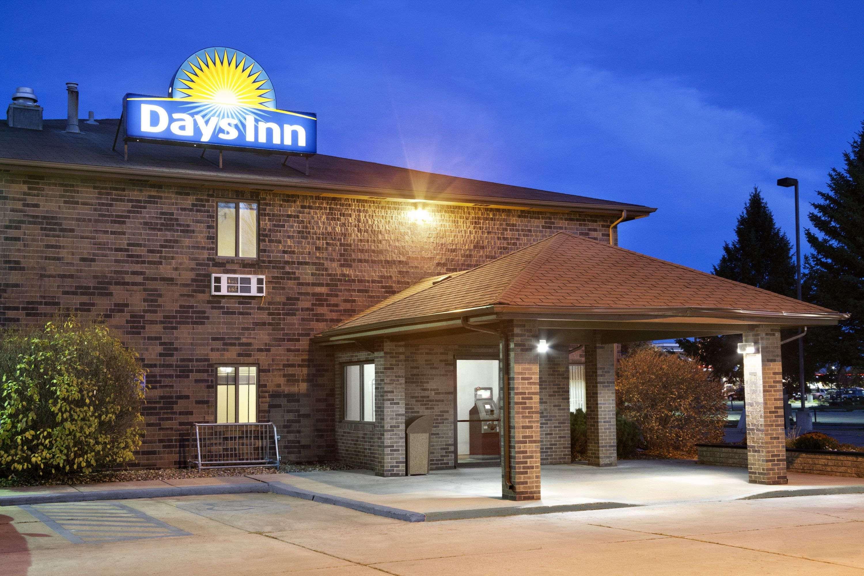 Days Inn By Wyndham Columbia Mall Grand Forks Exterior photo